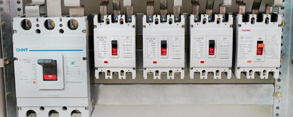 Machbarkeitsbericht über das Integrationsprojekt für Geräte mit niedriger Spannungsverteilungssystemen